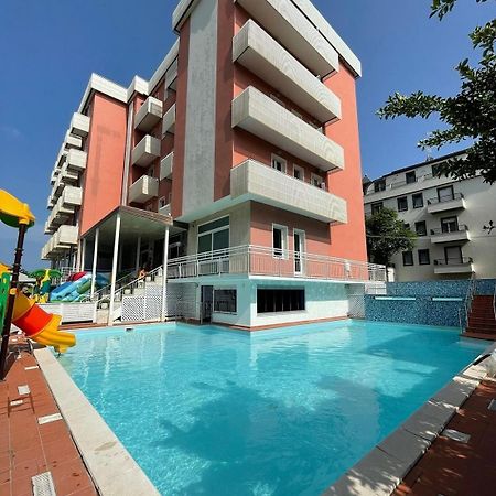 מילאנו מריטימה Hotel Delfino מראה חיצוני תמונה