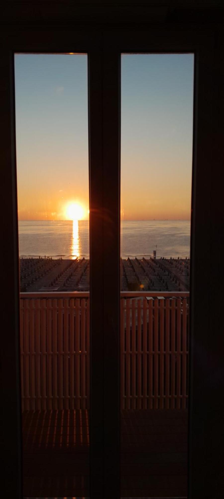 מילאנו מריטימה Hotel Delfino מראה חיצוני תמונה