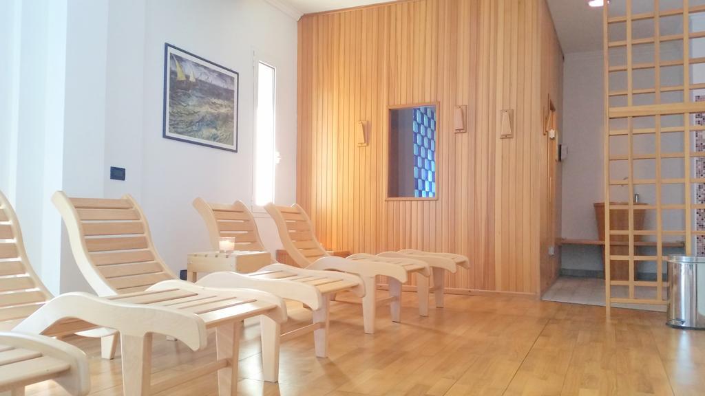 מילאנו מריטימה Hotel Delfino מראה חיצוני תמונה