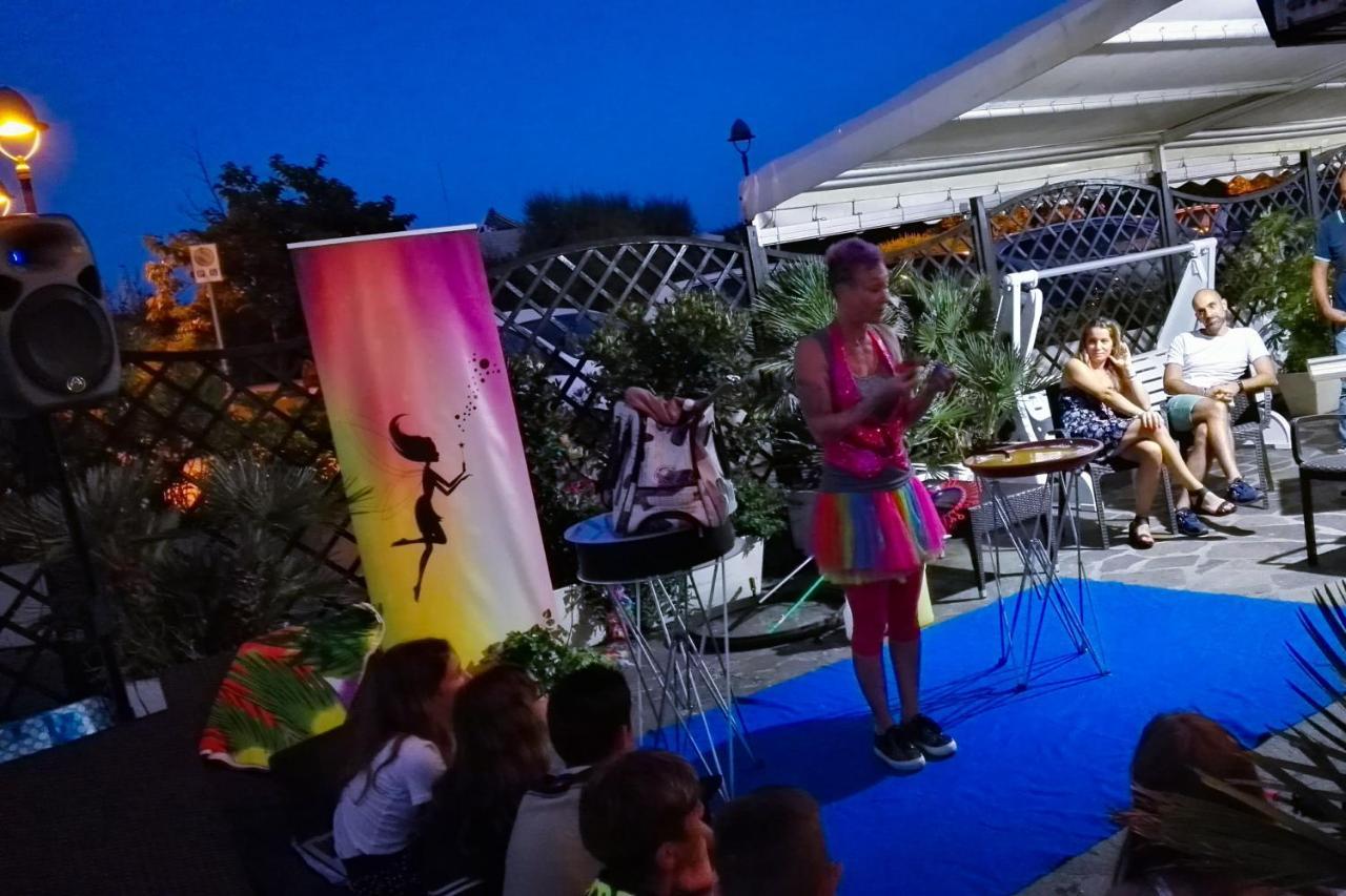 מילאנו מריטימה Hotel Delfino מראה חיצוני תמונה