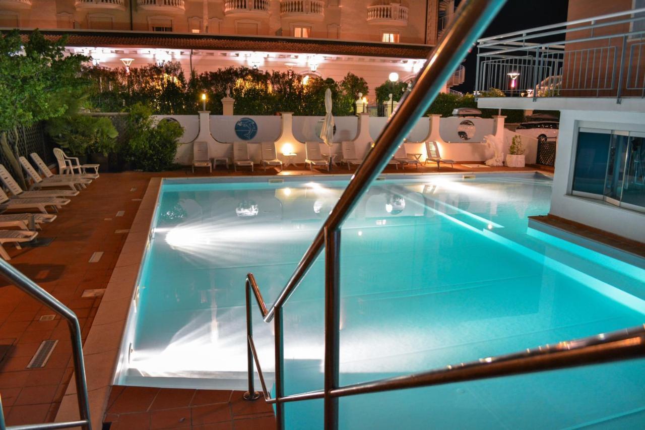מילאנו מריטימה Hotel Delfino מראה חיצוני תמונה